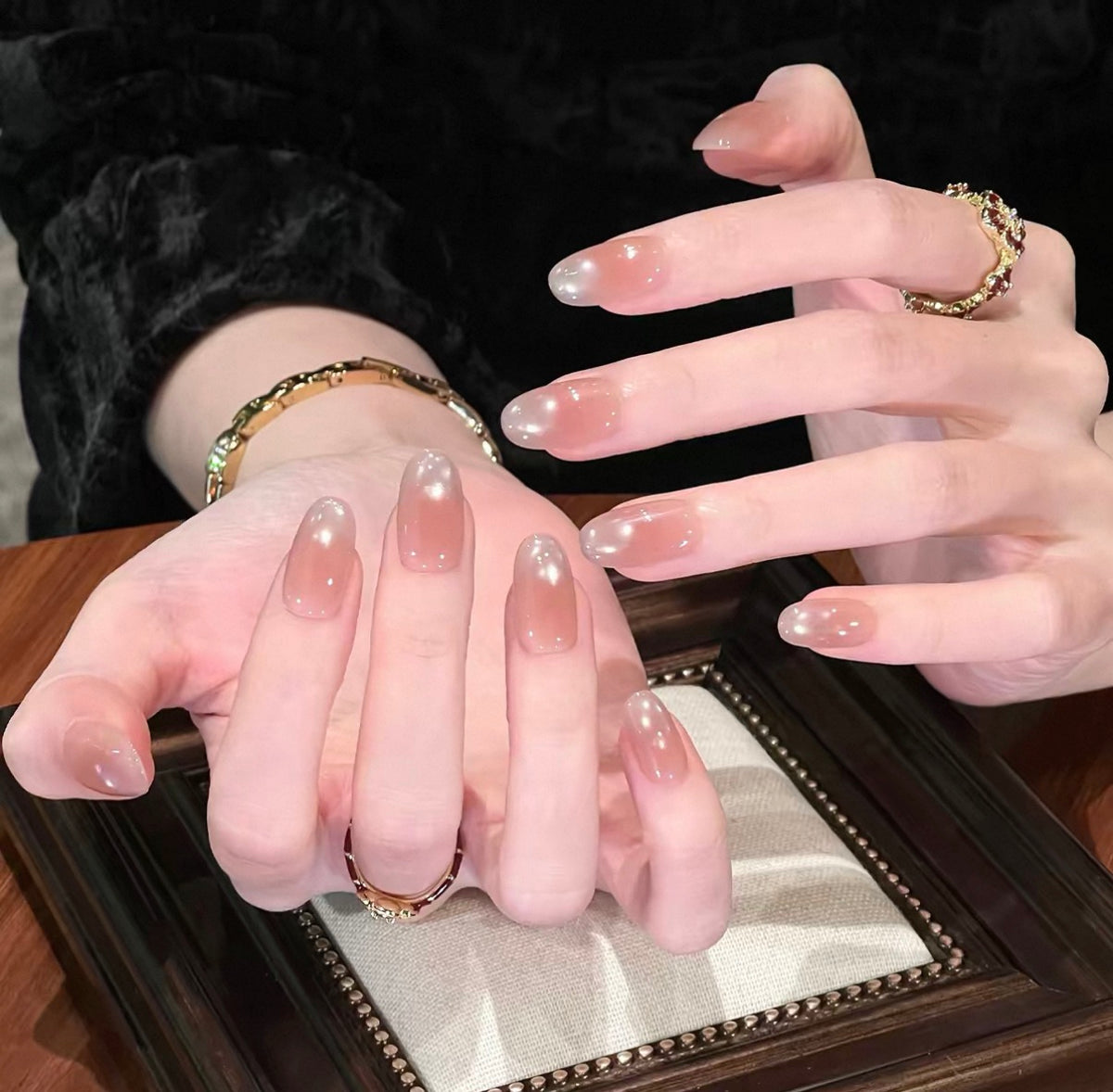 0.7-inch oval nude gradient pearl cat eye press nail art