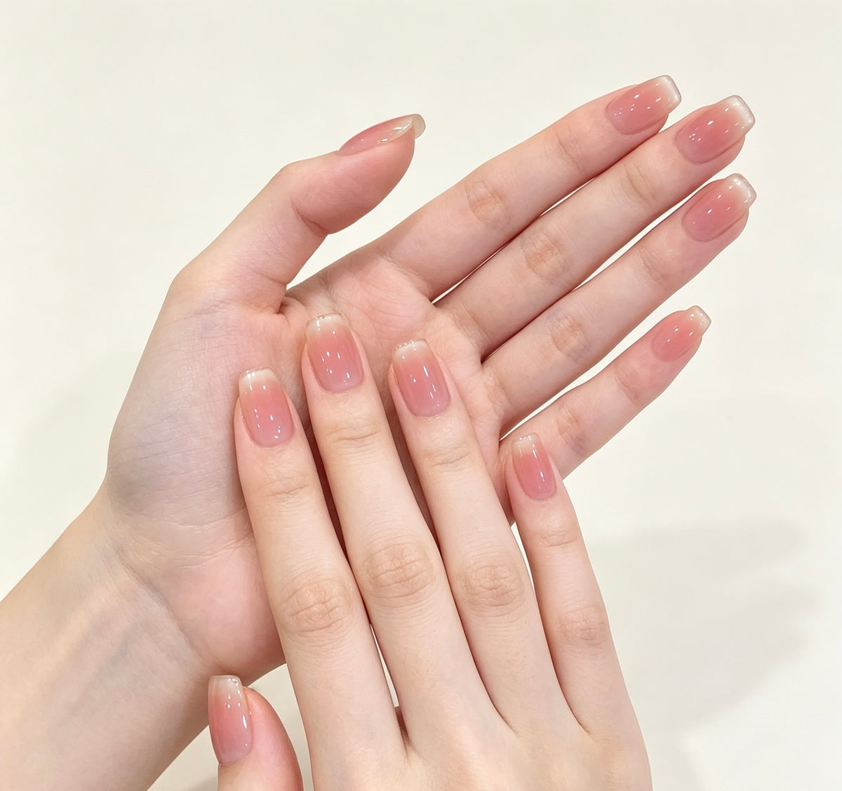 0.62-inch pink cat eye gradient wearing nail art