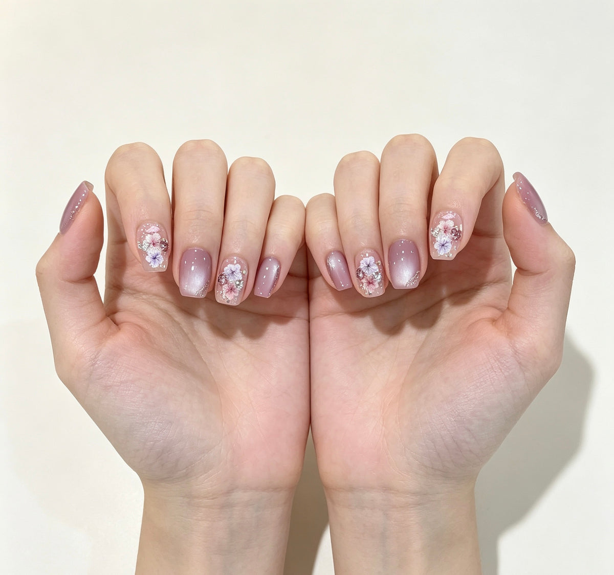 0.62-inch square light purple floral pattern gradient cat eye wearing nail art