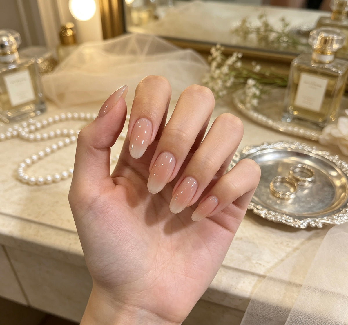 0.7 inch oval nude gradient wearing nail art