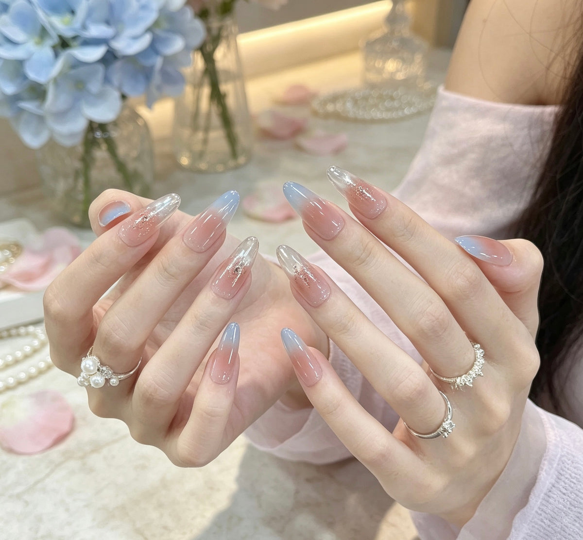 0.94-inch oval nude gradient light blue wearable nail art