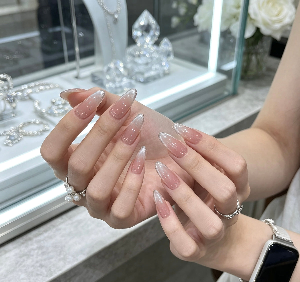 0.94-inch oval nude gradient wearing nail art